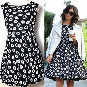 Alice and Oliva- To die for lips dress